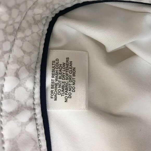 PETER MILLAR - WOMEN'S SMALL - WHITE & GRAY POLYESTER BLEND UPF 50+ SKORT/SKIRT - Picture 8 of 8